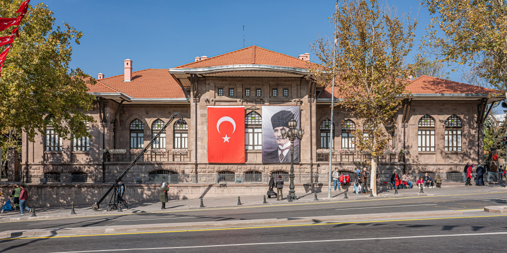 Ankara Eski Meclis Görüntüsü Yakın Otel Arayanlara: Taç Hotel Fırsatı